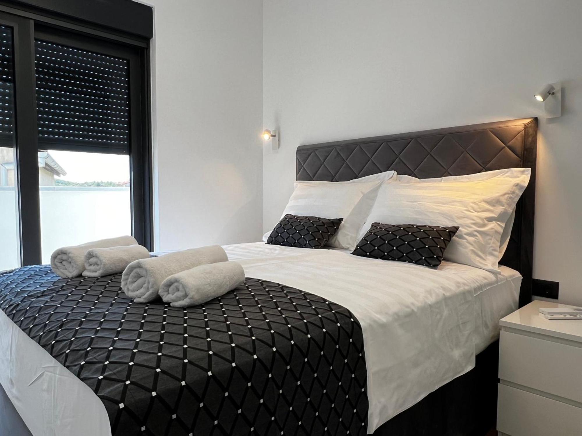 White Pearl Apartments - New Grebaštica Dış mekan fotoğraf